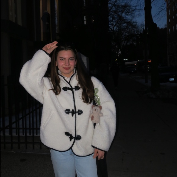 Meet your Posher, Bryn - Picture 1 of 1